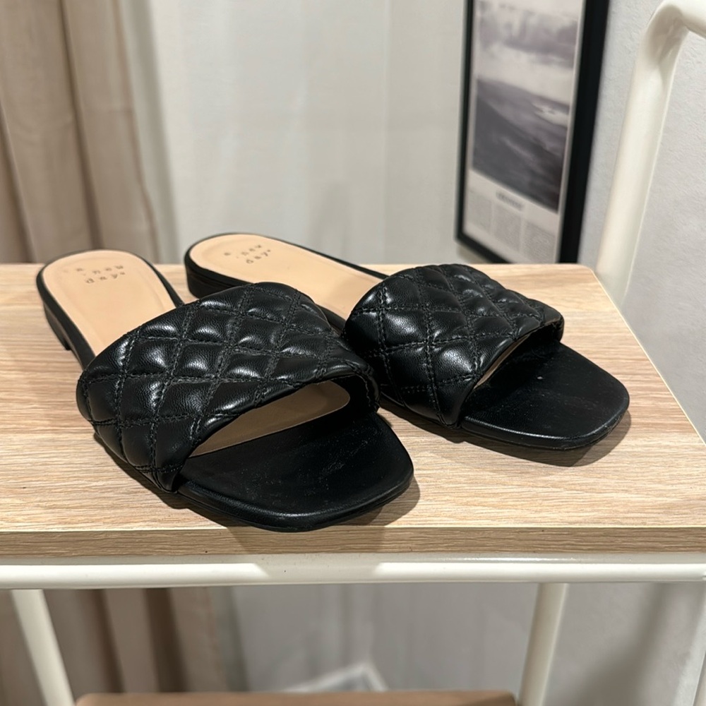 A New Day Quilted Slide Sandals (Size 7)
